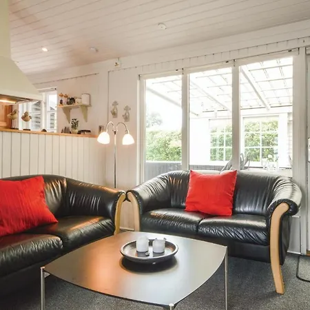 Dom wakacyjny Awesome In W/ 2 Bedrooms *